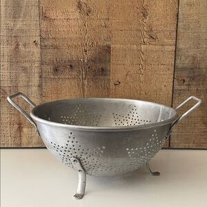 Vintage Farmhouse 7- Star Aluminum Footed Colander Strainer with Handles